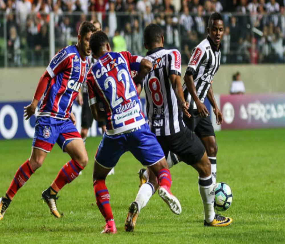 O Galo pressionou durante toda a partida, mas não conseguiu furar o bloqueio do time baiano (Fotos: Bruno Cantini / Atlético)