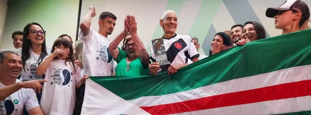 Agricultor familiar de 79 anos produziu o melhor café de Minas Gerais em 2024 — Foto: Emater-MG/Divulgação