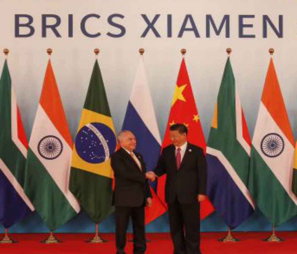 Michel Temer cumprimenta o líder chinês Xi Jimping Michel Temer cumprimenta o líder chinês Xi Jimping