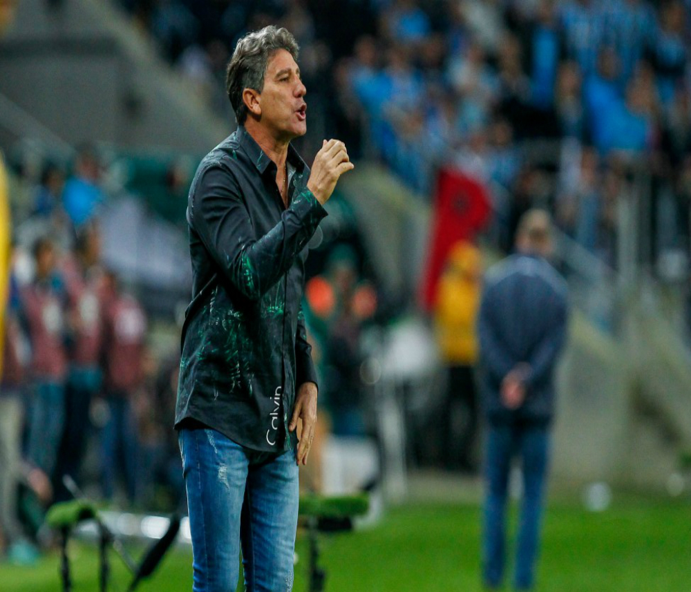 O duelo disputado na Arena do Grêmio, em Porto Alegre (RS), terminou com a vitória dos gremistas por 1 a 0 (Créditos: FOTO: Lucas Uebel/Grêmio FBPA)