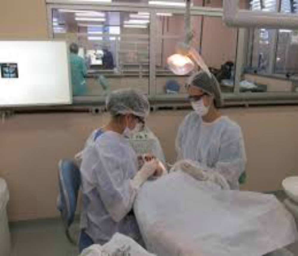 O curso será direcionado aos trabalhadores do Sistema Único de Saúde (SUS) que atuam nos serviços de saúde bucal de secretarias municipais de saúde e órgãos públicos (Foto: Google Imagens) O curso será direcionado aos trabalhadores do Sistema Único de Saúde (SUS) que atuam nos serviços de saúde bucal de secretarias municipais de saúde e órgãos públicos (Foto: Google Imagens)