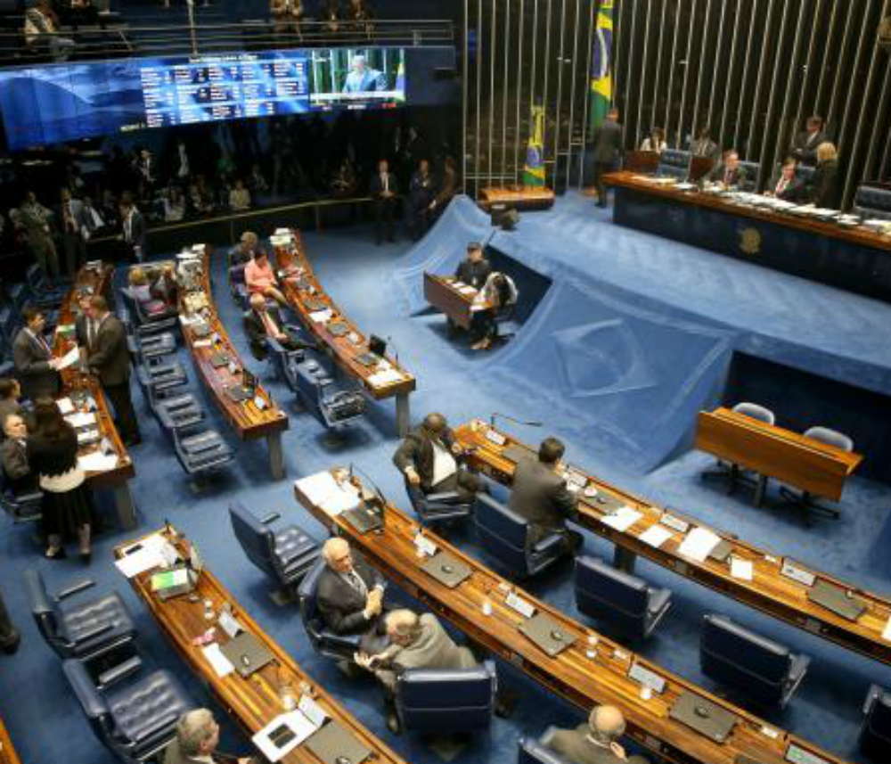 Sessão plenária do Senado para analisar decisão do STF que afasta o senador Aécio Neves (Wilson Dias/Agência Brasil)