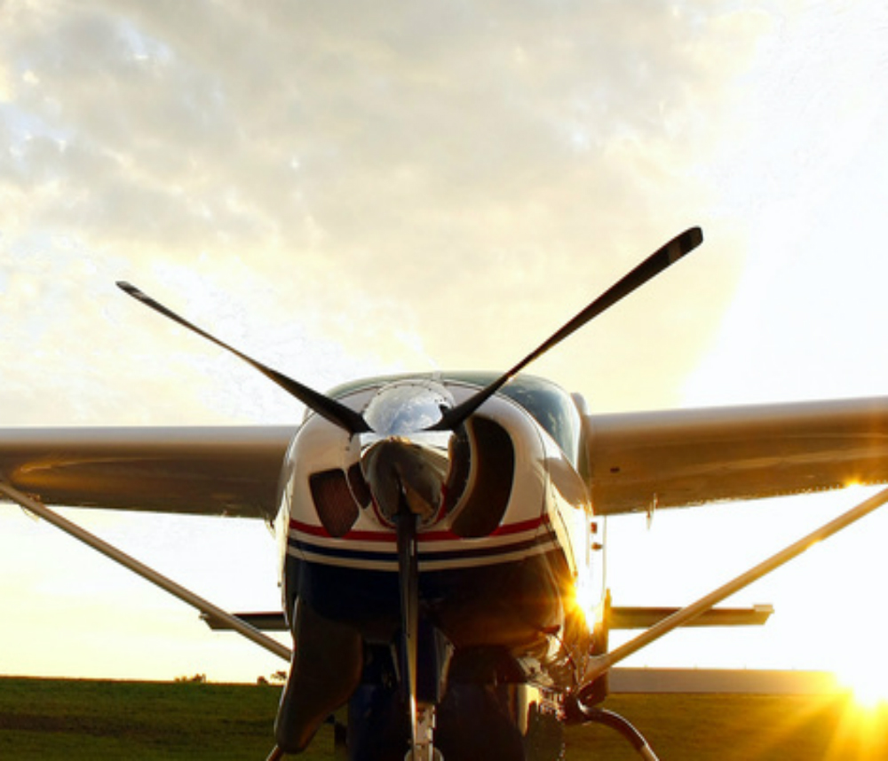 Os voos são realizados em aeronaves Cessna Grand Caravan 208 B, que transportam até nove passageiros (Foto: Divulgação/Codemig)