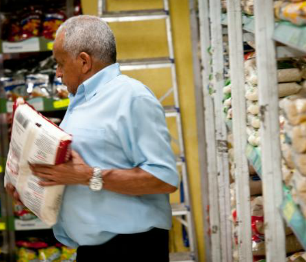 Alimentos não perecíveis já podem ser levados aos postos de coleta do Natal sem Fome (Arquivo/Agência Brasil)